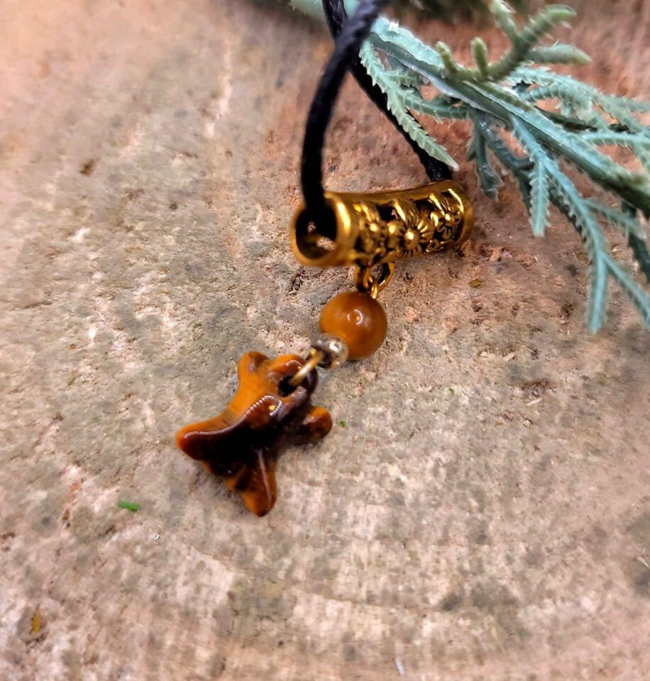 Cute Nature Tiger Eye Hand Carved Gold Fish & Round Bead Pendant Necklace
