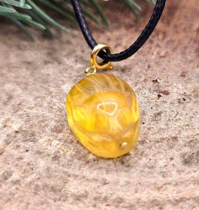 Nature Fluorite Sleeping Nine Tails Fox Pendant Necklace