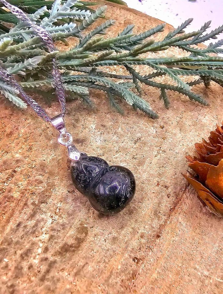 Beautiful Nature Green Phantom Quartz Carved Blessing Gourd Pendant Necklace