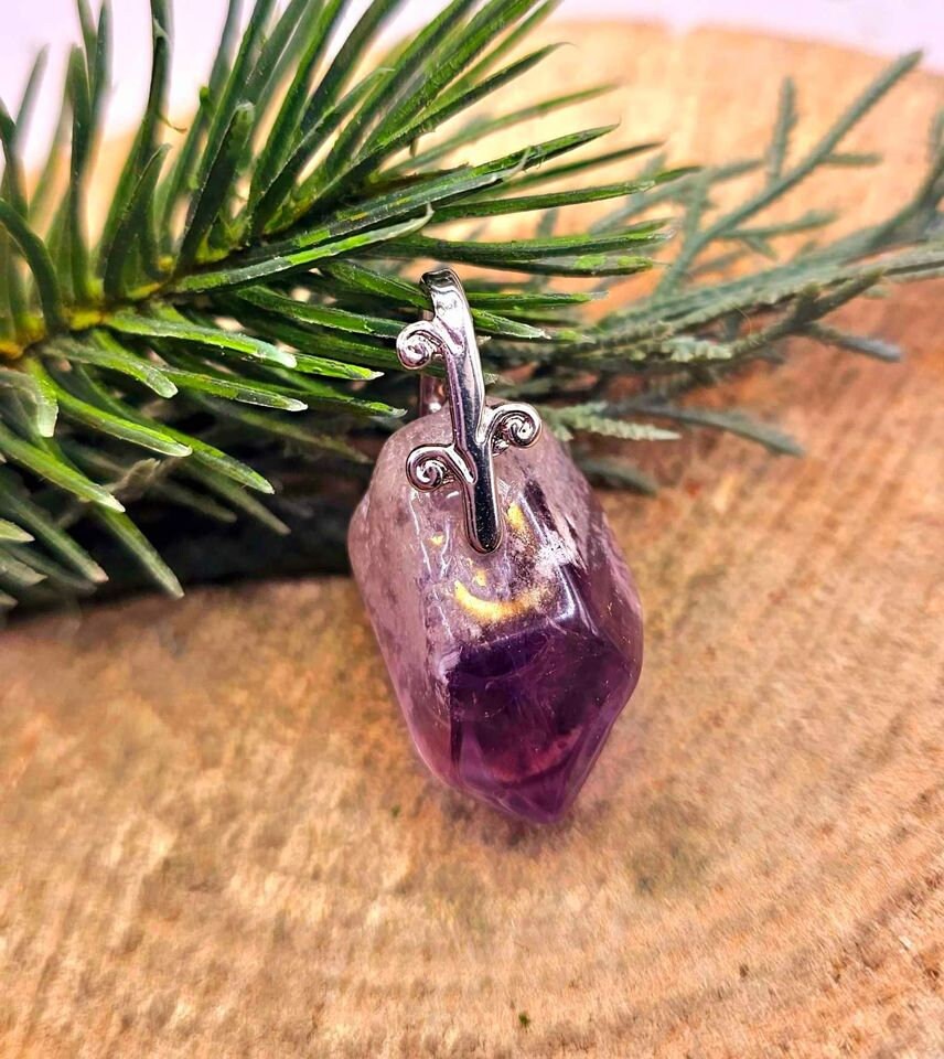Nature Lavender Amethyst Polished Point Pendant Necklace