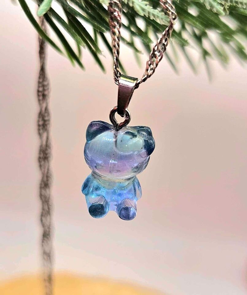 Nature Fluorite Carved Sitting Kitty Wire Heart Pendant Necklace