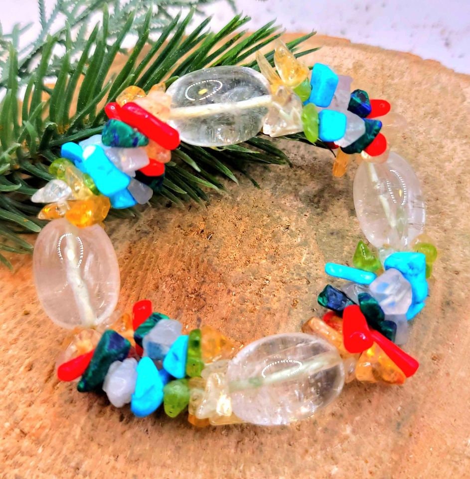 Unique Nature Clear Oval Crystal Triple Strand Mixed Crystal Chips Bracelet
