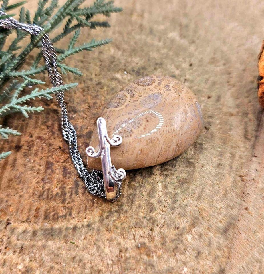 Beautiful Nature Teardrop Coral Jade Agate Pendant Necklace