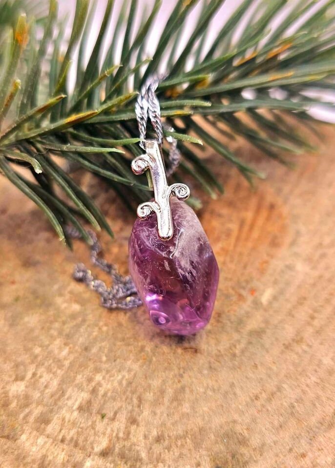 Nature Lavender Amethyst Polished Point Pendant Necklace