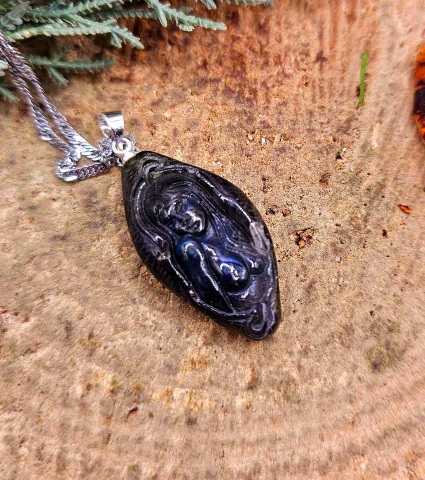 Nature Labradorite Carved Flashy Origin Of Life Pendant Necklace