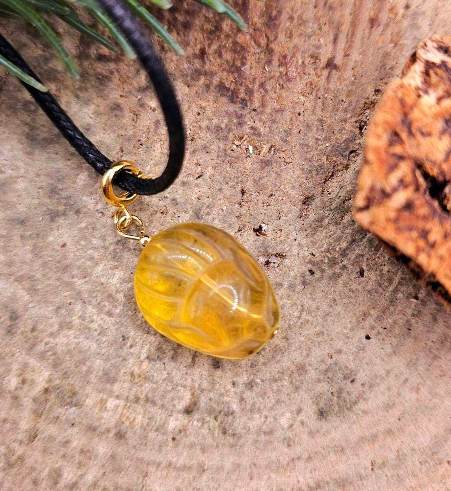 Nature Fluorite Sleeping Nine Tails Fox Pendant Necklace