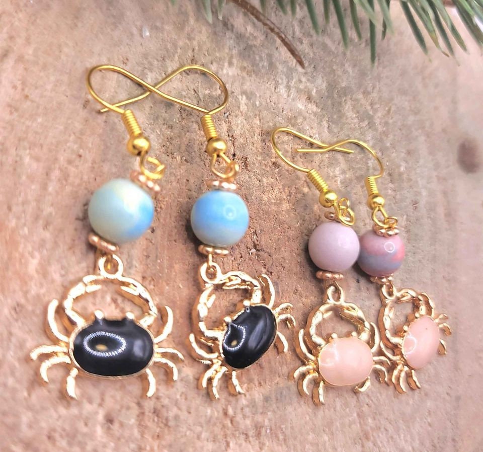 Gold Tone Enamel Crab With Nature Rainbow Stone Dangle Earring