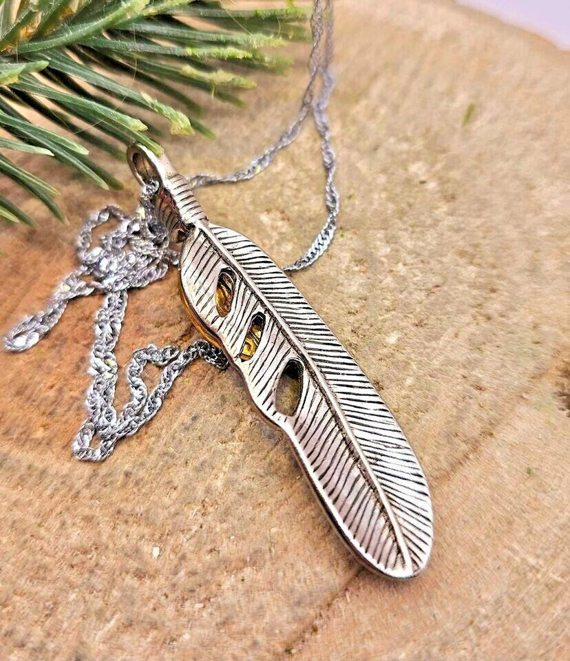 Beautiful Red Agate Two Tone Artistic Double Leaf Pendant Necklace