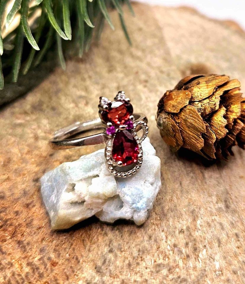Adorable Nature Red Garnet Gemstone Elegant Cat With Bow S925 Adjustable Ring
