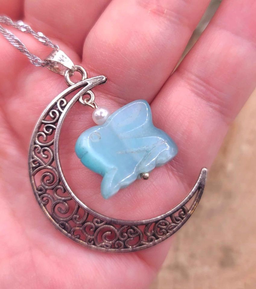 Beautiful Hanging Cat Eye Stone Rabbit With Moon Pendant Necklace