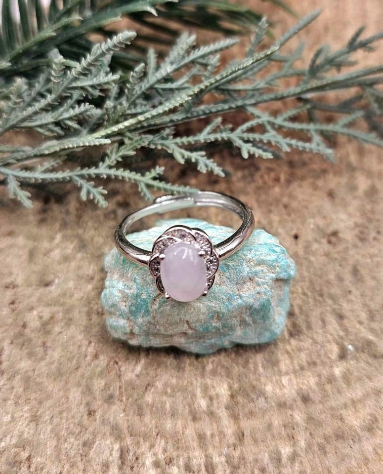 Beautiful Nature White Chalcedony Flower Band Adjustable Ring