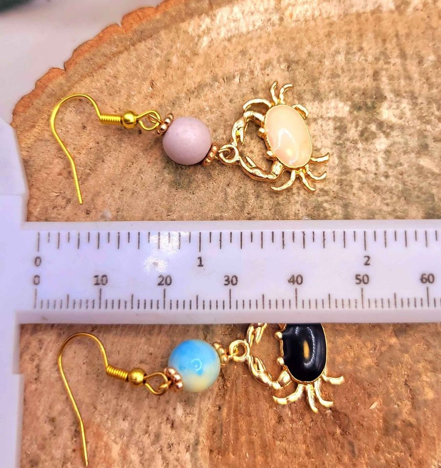 Gold Tone Enamel Crab With Nature Rainbow Stone Dangle Earring