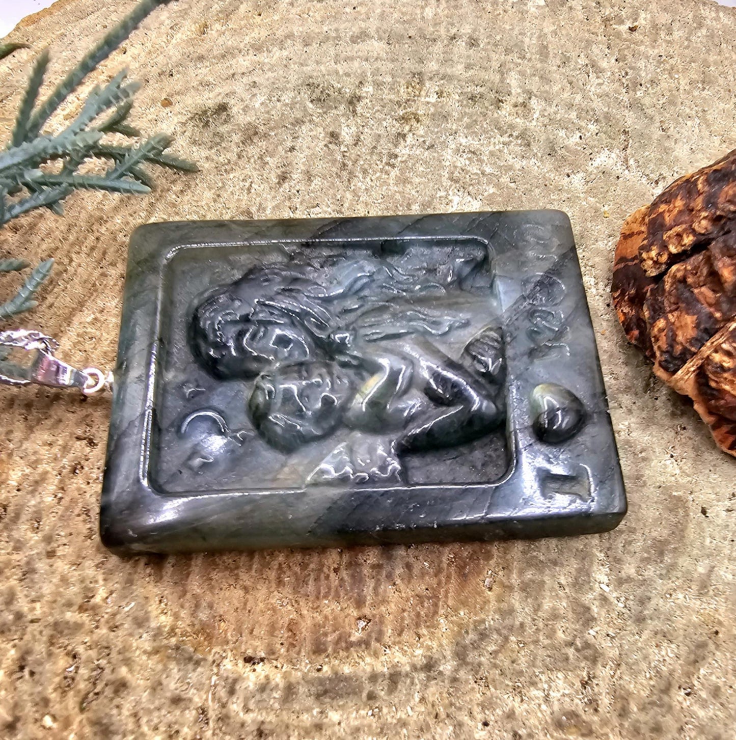 Nature Labradorite Craved Flashy Loving Fairy Mother Baby Pendant Necklace