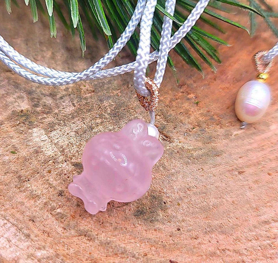 Nature Rose Quartz Carved Melody Pendant Necklace