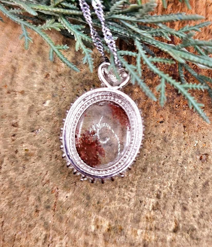 Nature Garden Oval Quartz Pendant Necklace