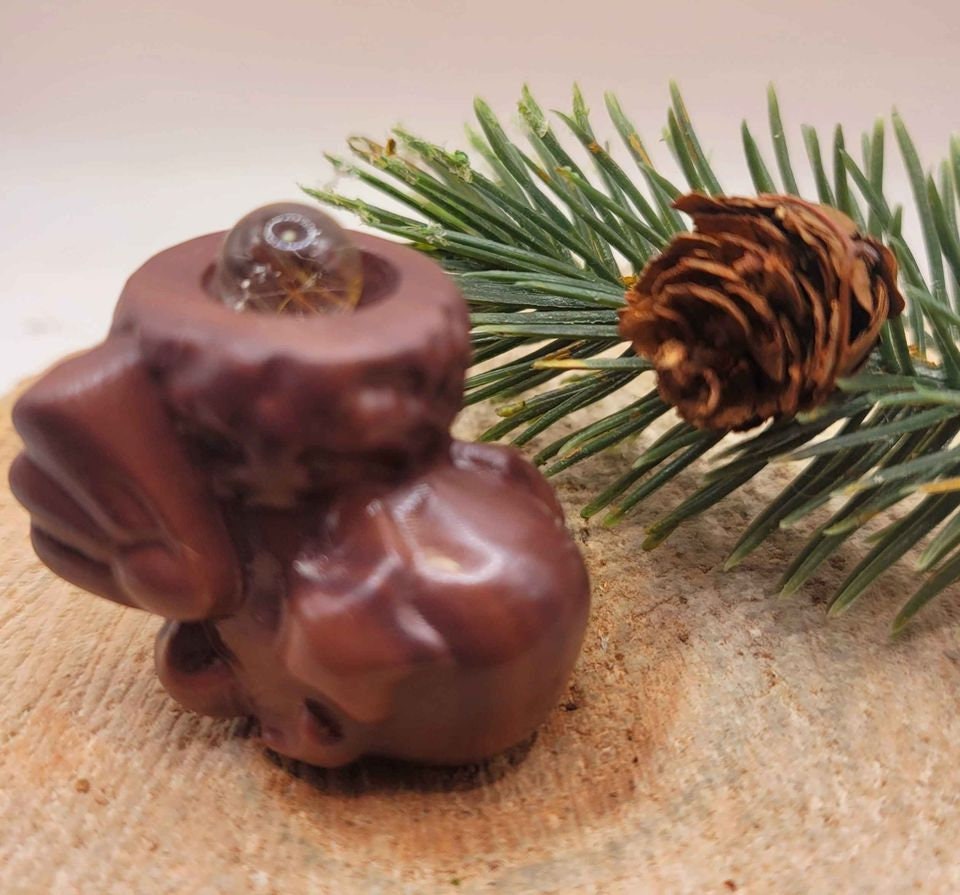 Nature Red Jade Stone Hand Carved Magical Stocking Holder