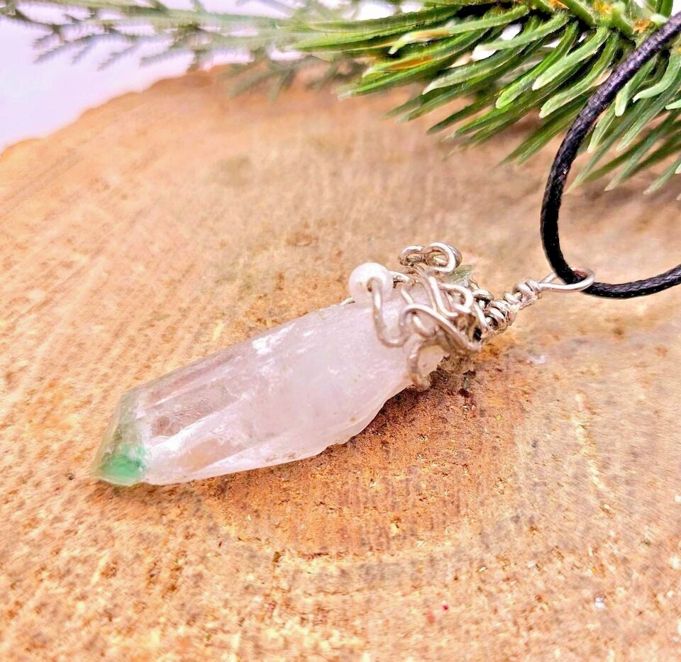 Nature Green Phantom Long Point Wire Wrapped Pendant Necklace