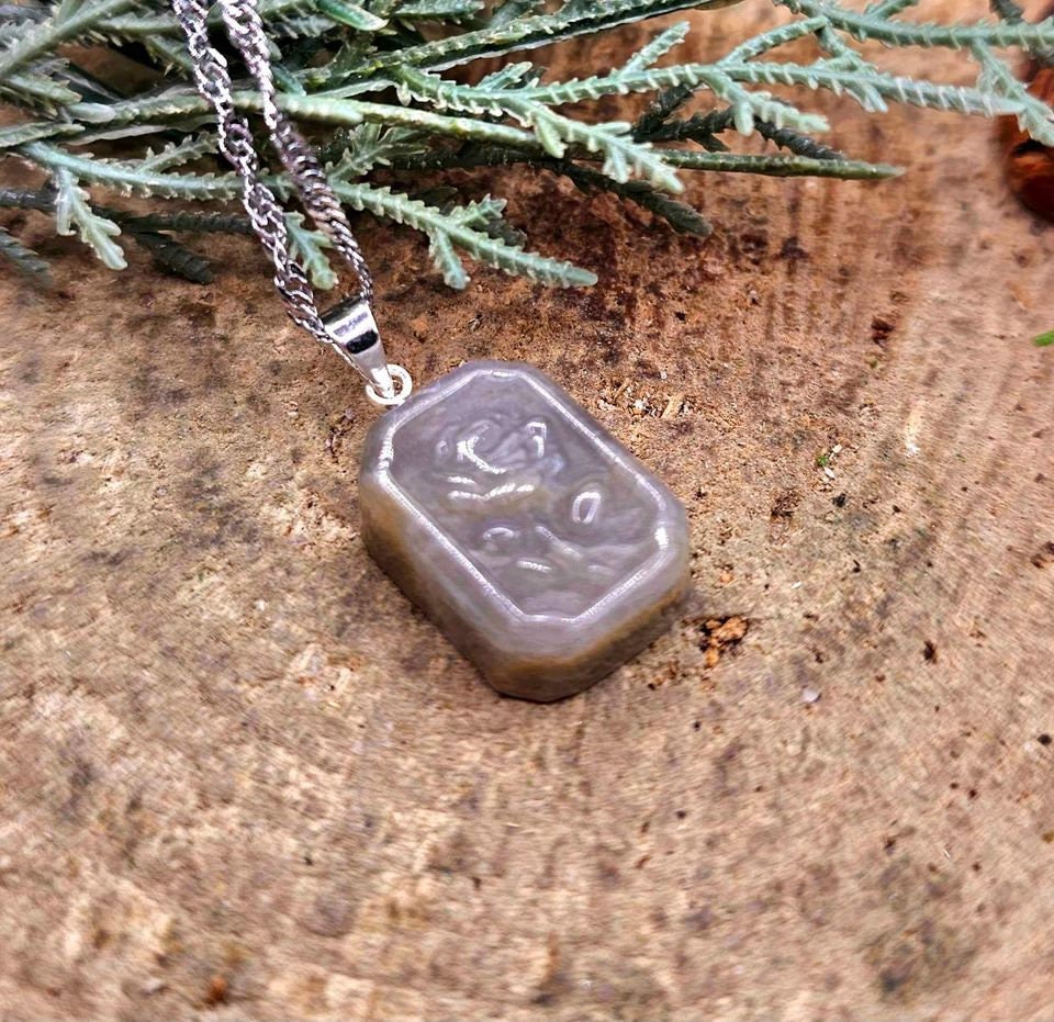 Nature Labradorite Carved Flashy Rose Portrait Pendant Necklace