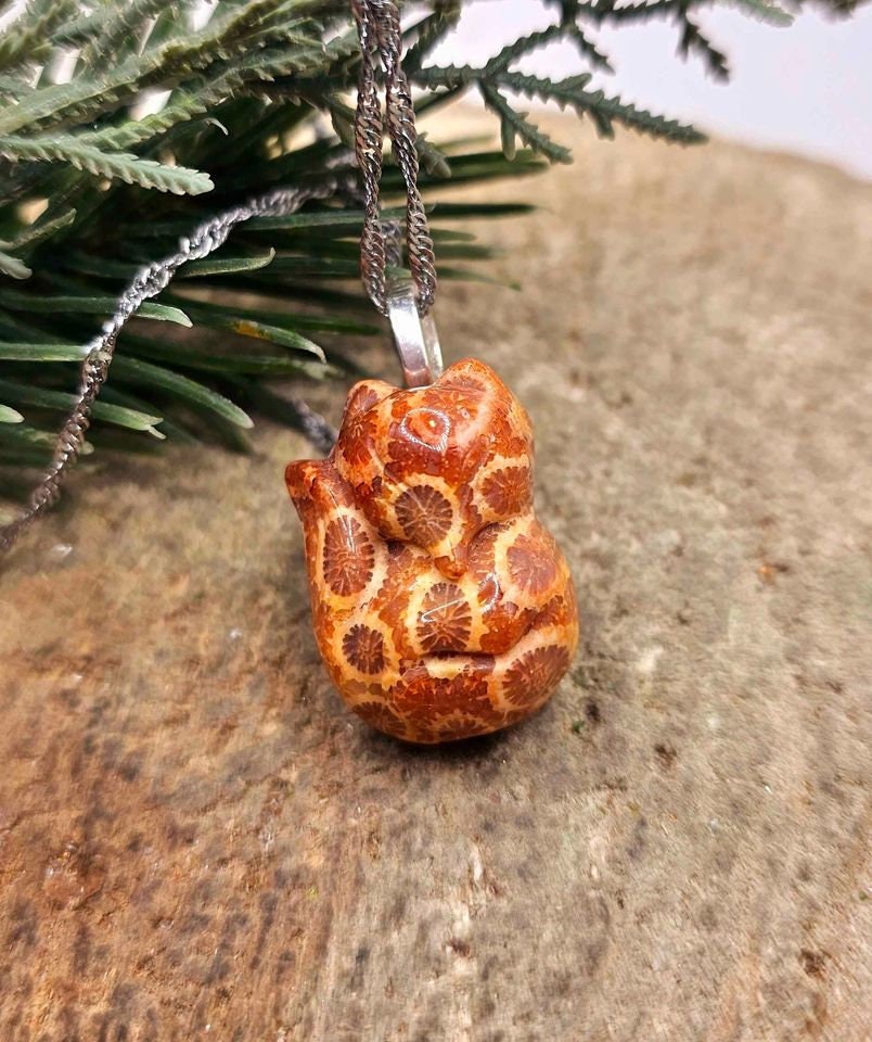 Natural Orange Chrysanthemum Coral Big Head Fox Pendant Necklace