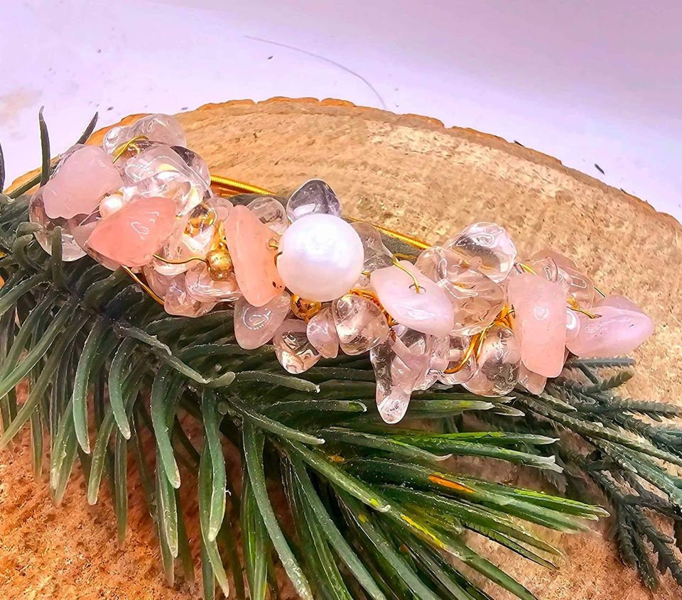 Beautiful Nature Rose Quartz White Crystals Chips Wire Wrapped Open Bangle