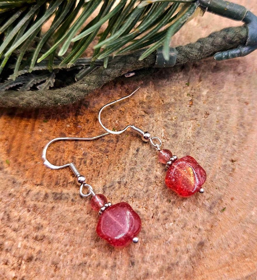 Adorable Nature Sparking Strawberry Quartz Hand Carved Paw S925 Earring