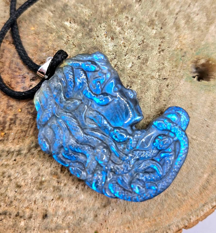 Nature Labradorite Carved Flashy Medusa Big Pendant Necklace