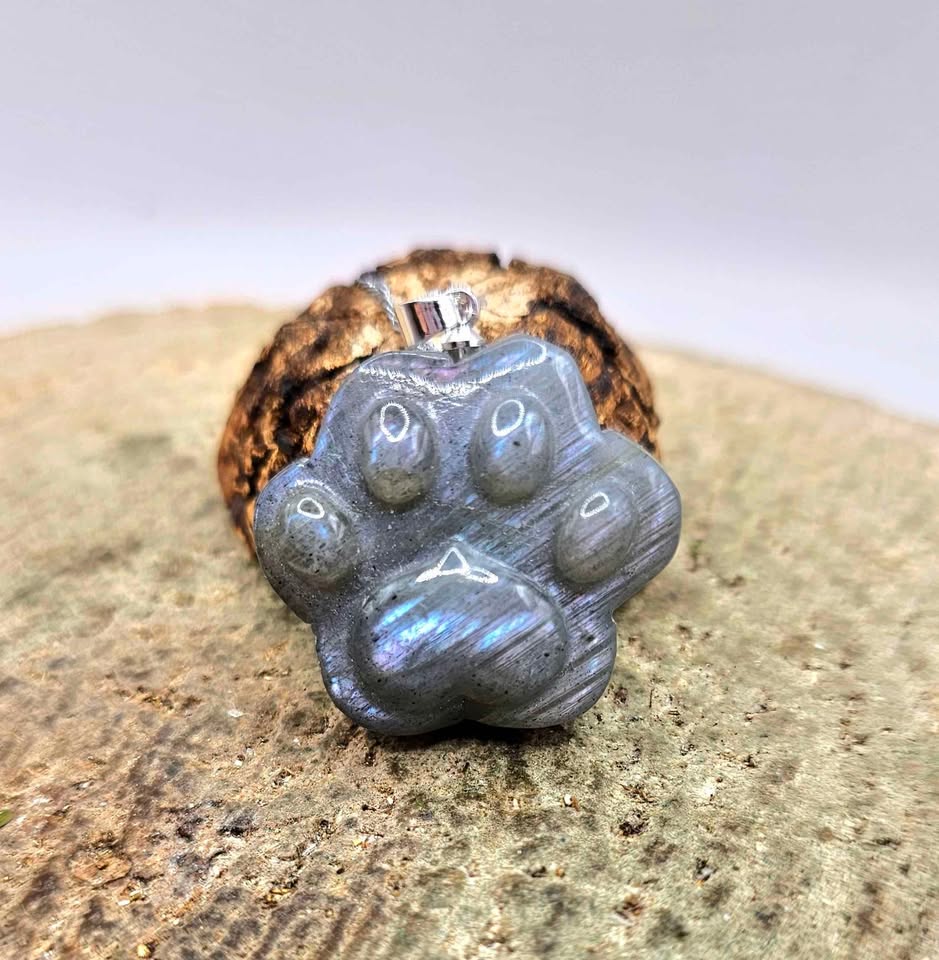 Nature Labradorite Flashy Cat Paw Pendant Necklace