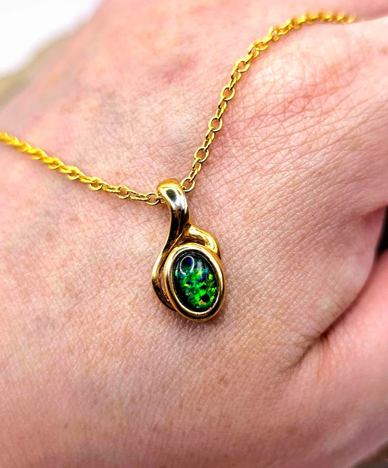 Vintage Australian Opal Pendant Necklace