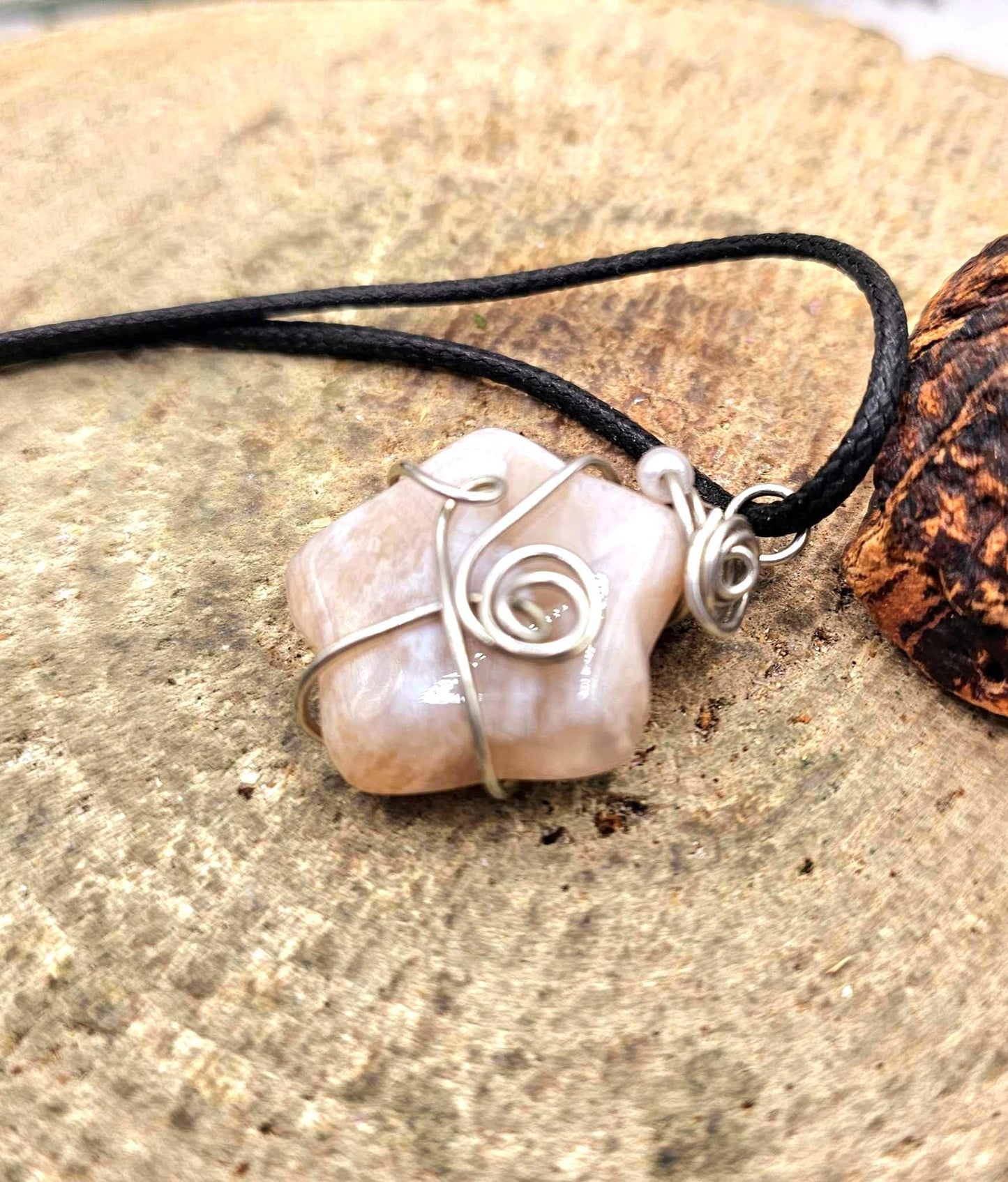 Nature Crystal Stone Quartz Wire Wrapped Pendant Necklace