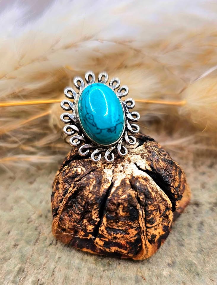 Beautiful Howlite Oval Stone 925 Stamp Silver Ring ( Size 6)