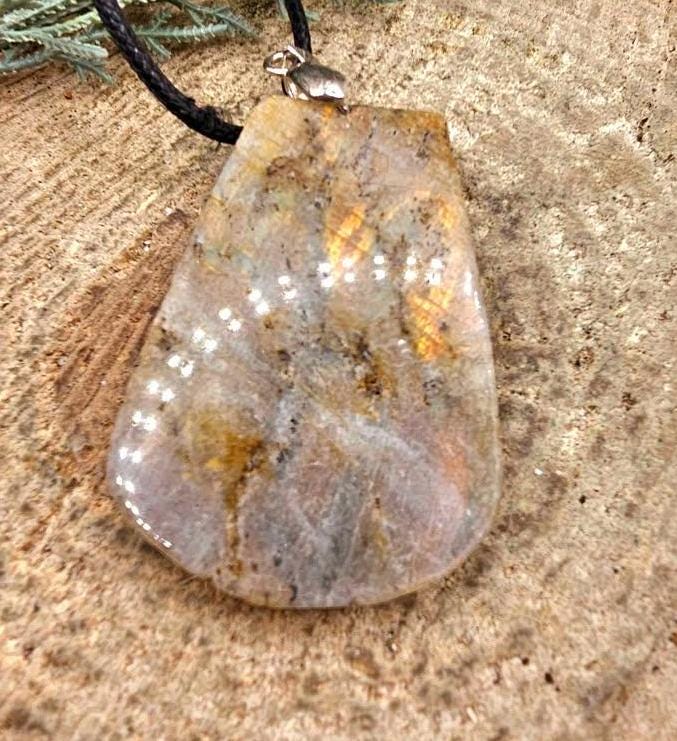 Beautiful Nature Labradorite Flashy Big Mermaid Pendant Necklace