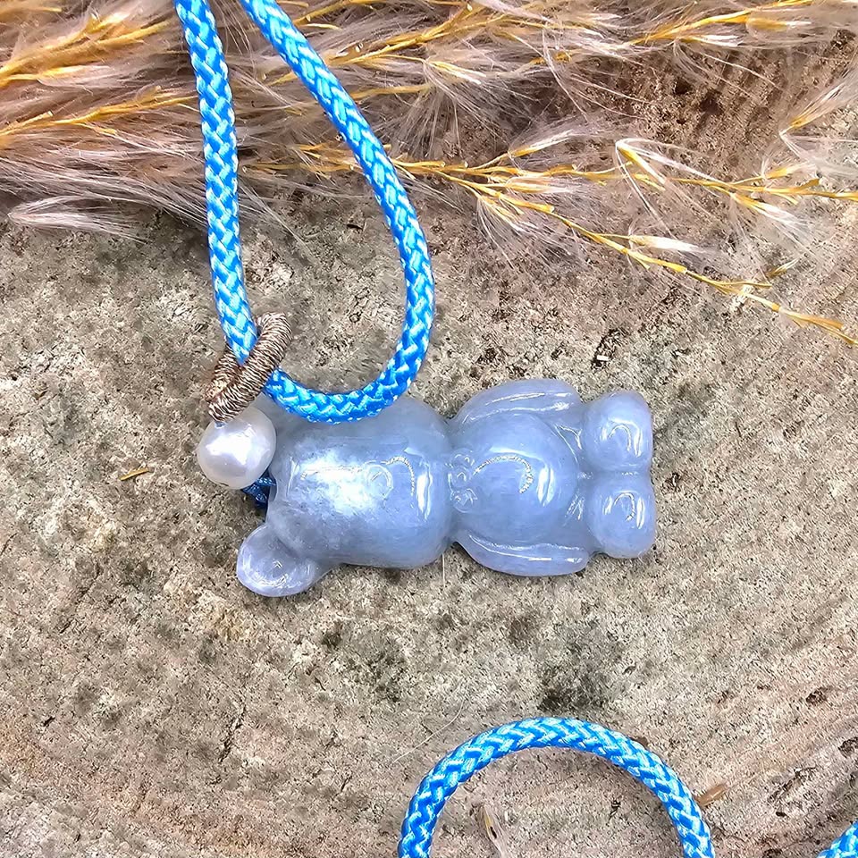 Nature Jade Carved Cute Bear Pendant Necklace