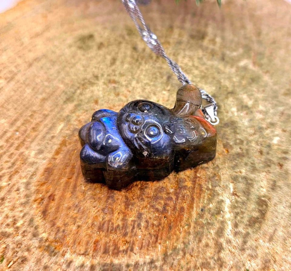 Adorable Nature Labradorite Carved Flashy Rabbit With Flower Pendant Necklace