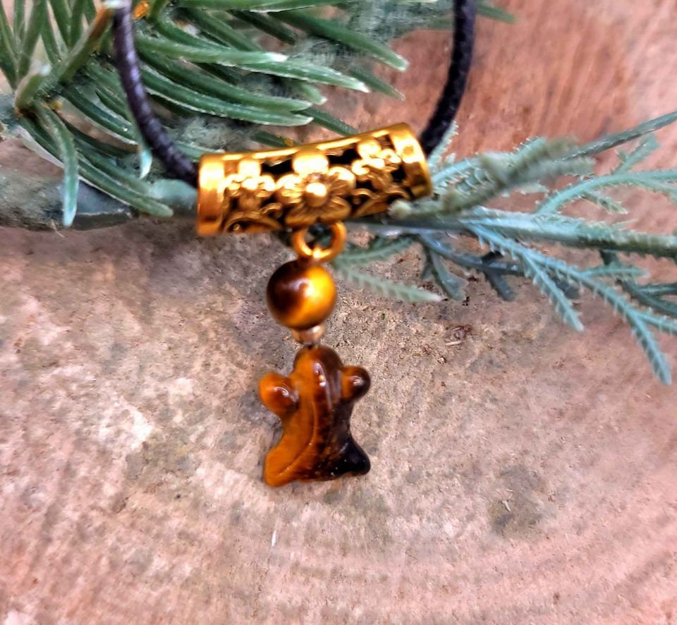 Cute Nature Tiger Eye Hand Carved Gold Fish & Round Bead Pendant Necklace