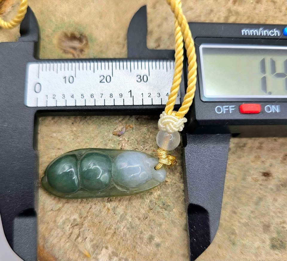 Nature Jade Carved Peapod Adjustable Hand Braided Pendant Necklace