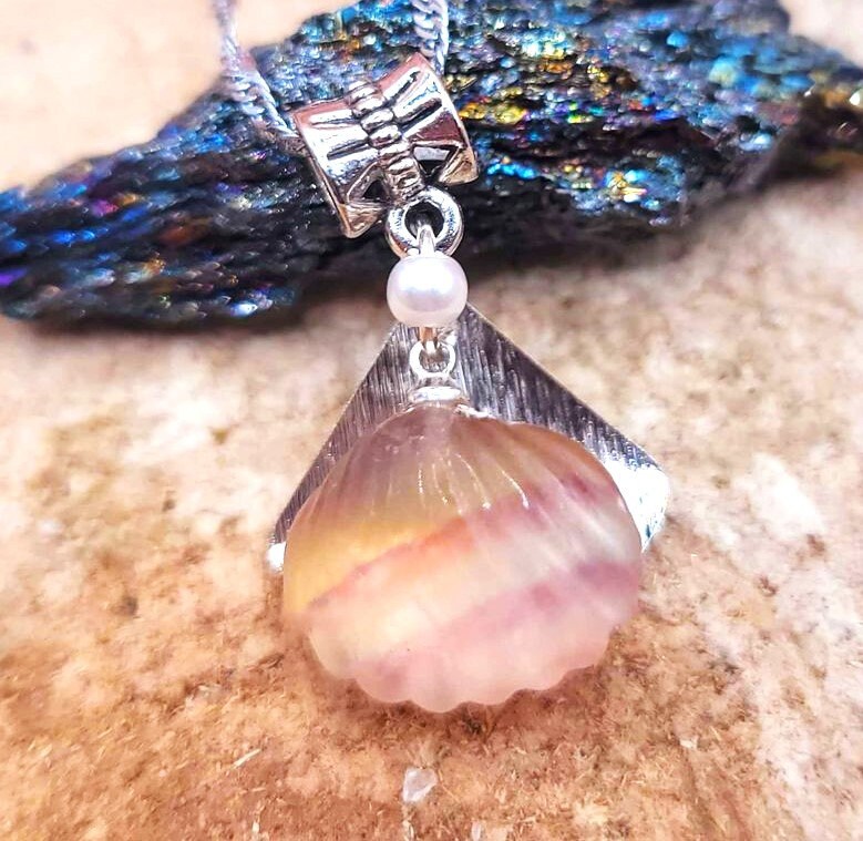Nature Rainbow Fluorite Shell With Star Pendant Necklace
