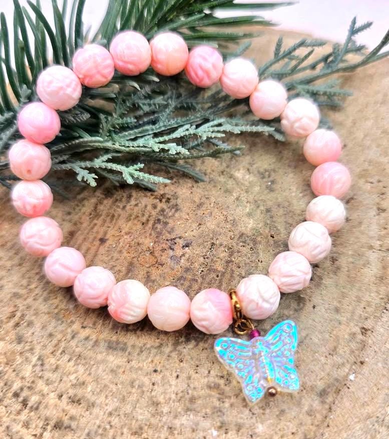 Nature Queen Pink Conch Lotus Carving Bead Butterfly Charm Bracelet