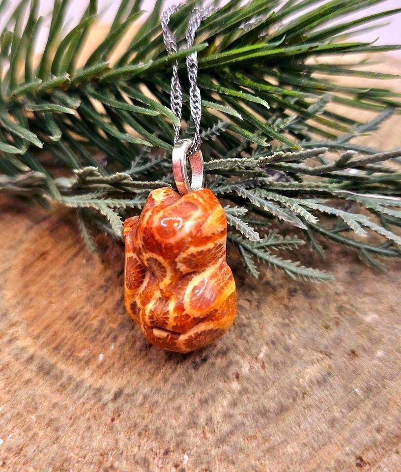 Natural Orange Chrysanthemum Coral Big Head Fox Pendant Necklace