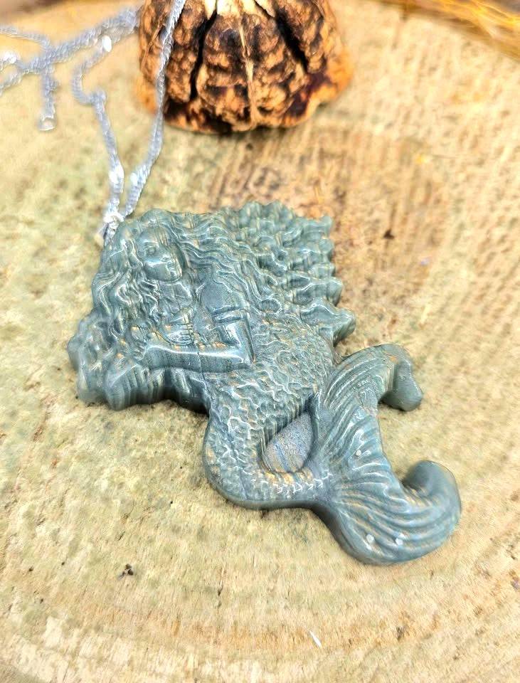 Nature Labradorite Mermaid Big Pendant Necklace