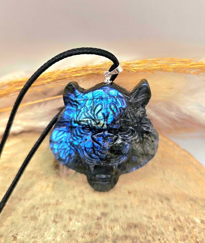 Nature Labradorite Carved Tiger Head Pendant Necklace