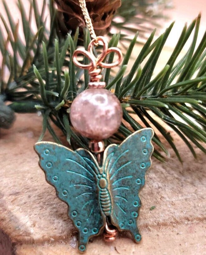 Unique Nature Plum Blossom Rutilated Bead With Bass Butterfly Pendant Necklace