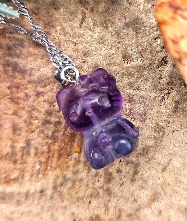 Nature Fluorite Carved Sitting Kitty Wire Heart Pendant Necklace