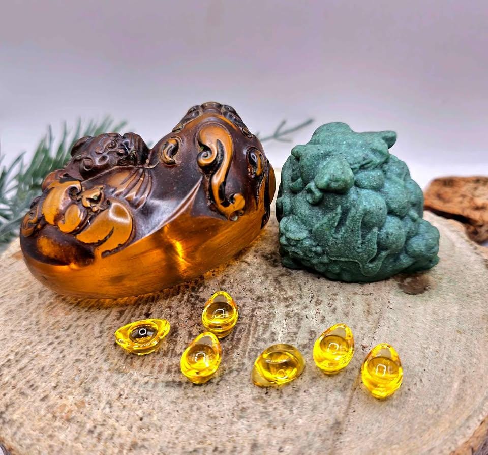 Feng Shui Pi Xiu & Toad Gold Piece Décor Figures