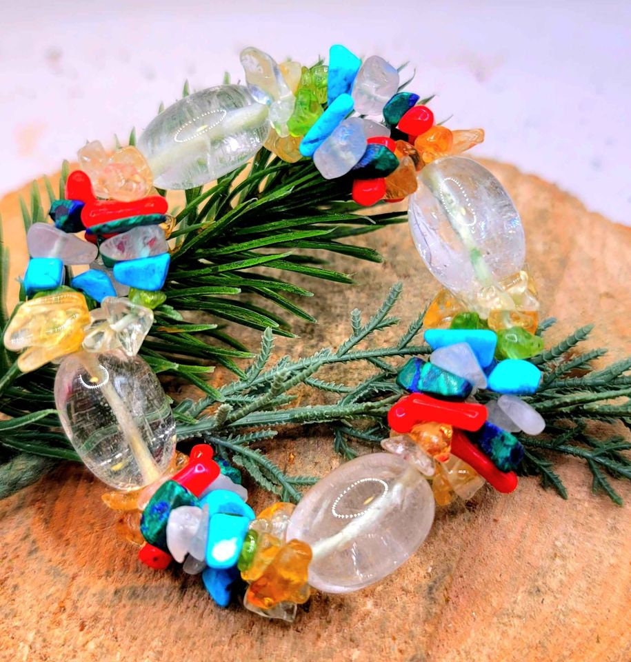 Unique Nature Clear Oval Crystal Triple Strand Mixed Crystal Chips Bracelet