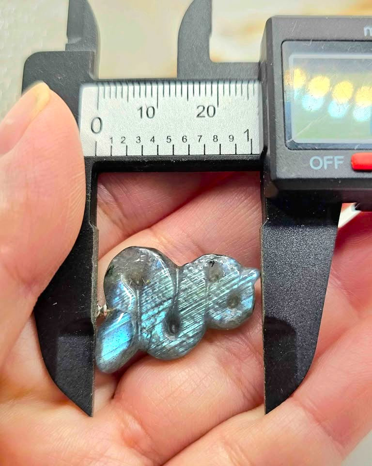 Nature Labradorite Carved Flashy Snake Pendant Necklace