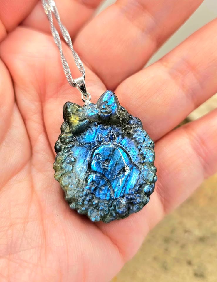Nature Labradorite Flashy Totoro Portrait Pendant Necklace