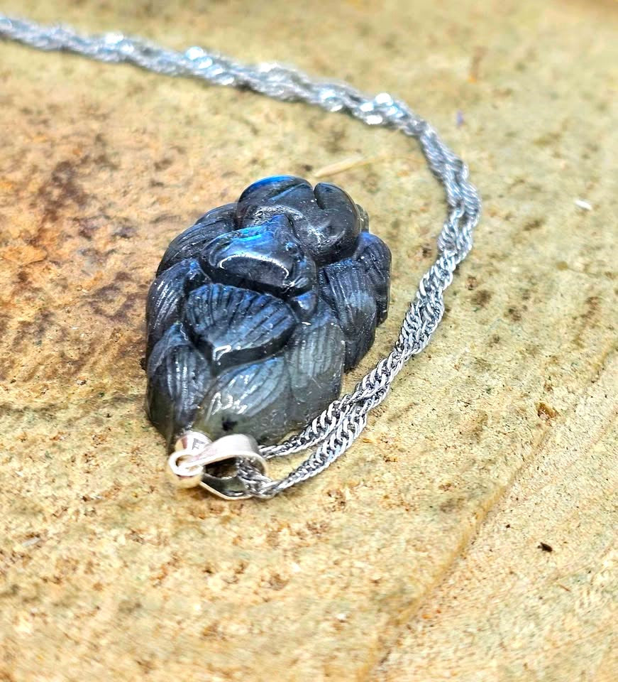 Nature Labradorite Carved Nine Tails Fox Pendant Necklace