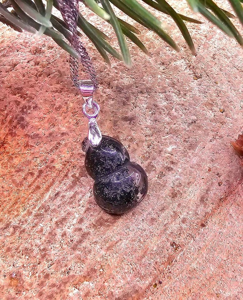 Beautiful Nature Green Phantom Quartz Carved Blessing Gourd Pendant Necklace