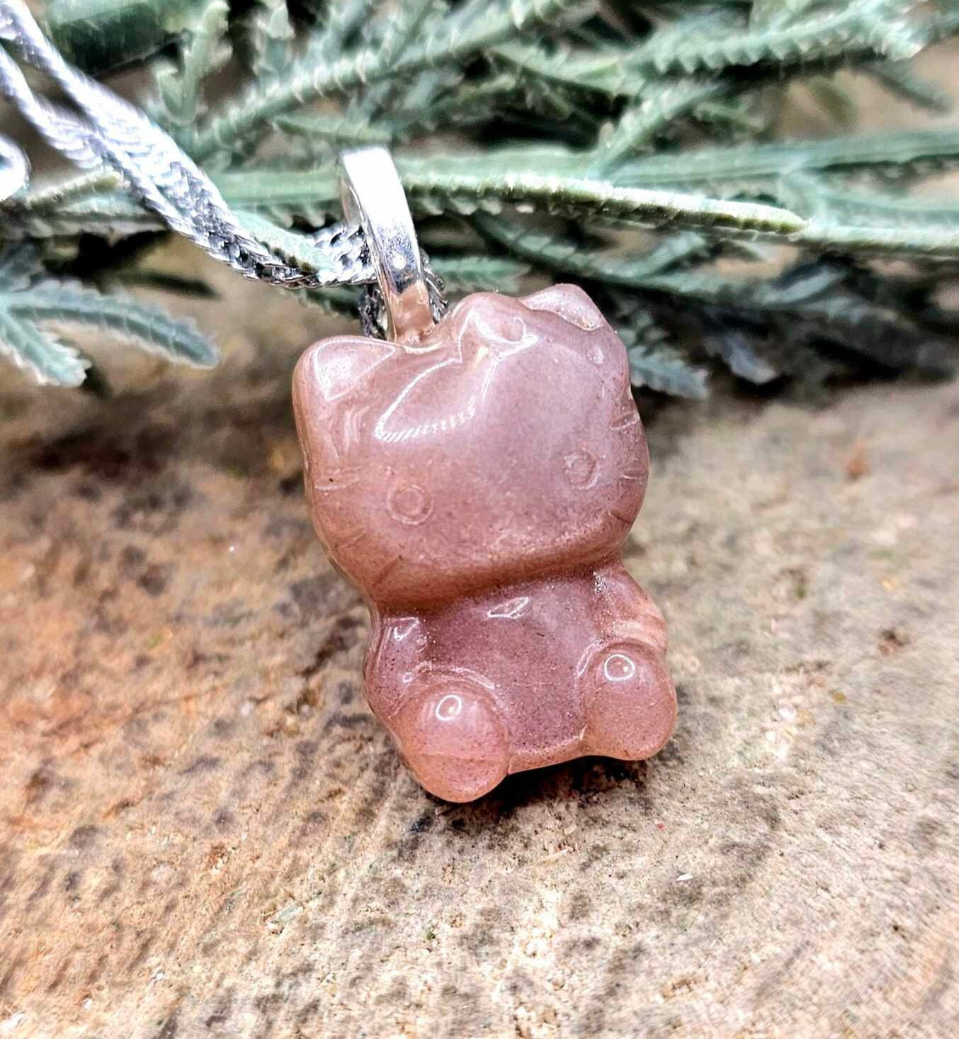 Adorable Nature Stone Agate Carved Kitty Pendant Necklace