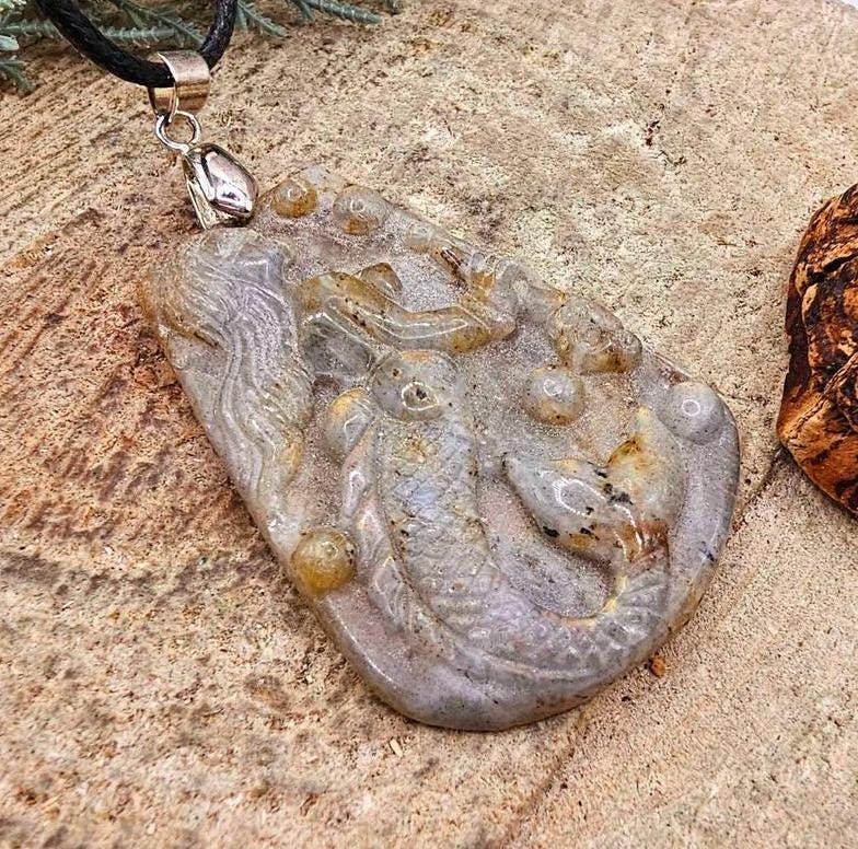 Beautiful Nature Labradorite Flashy Big Mermaid Pendant Necklace